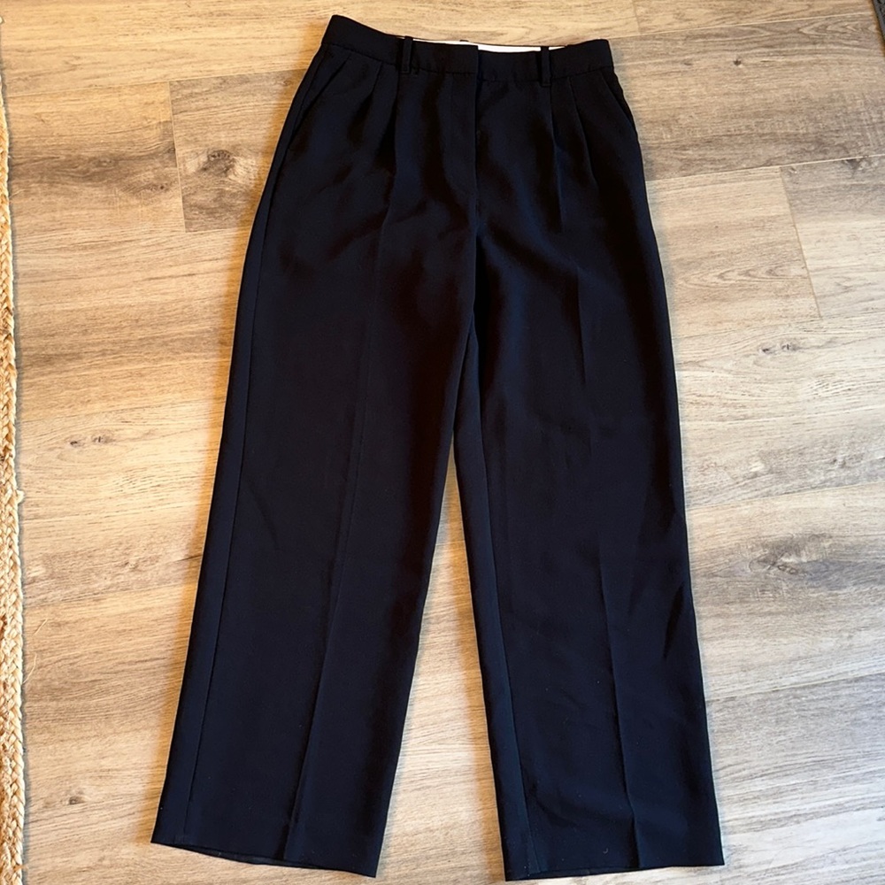 Aritzia Effortless Pant